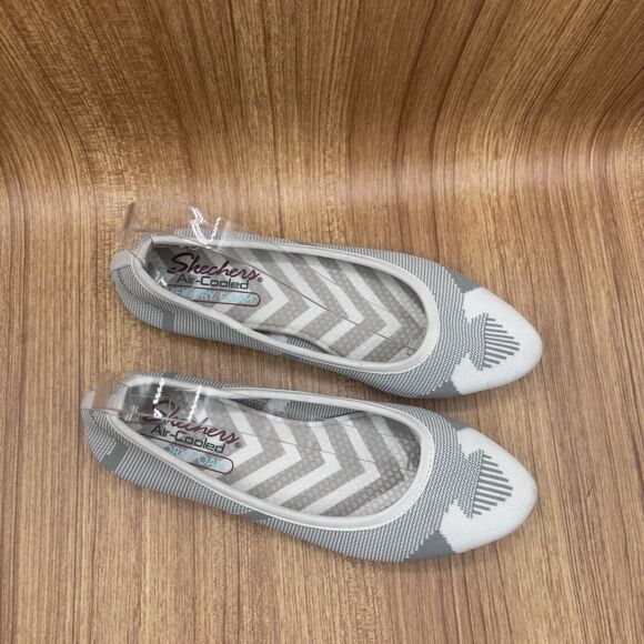 Skechers Cleo Wham Women’s SZ 8  Ballet Flats White Gray Memory Foam Air Cooled - Picture 2 of 8